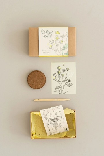 Give x doosje liefst mama bloemzaadjes