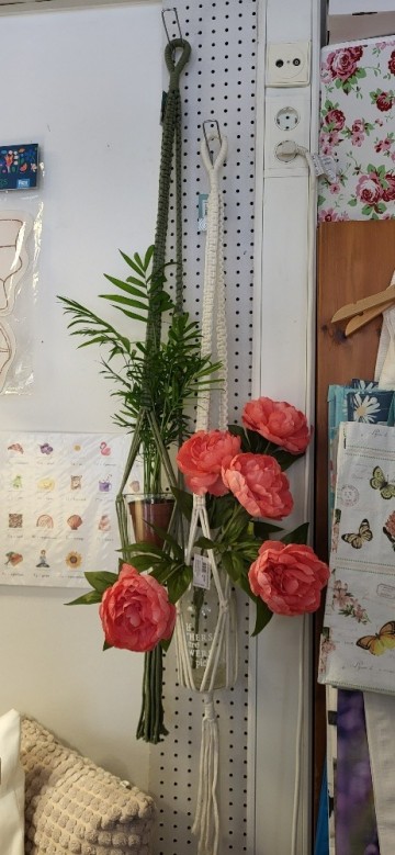 Macrame hanger off white en groen