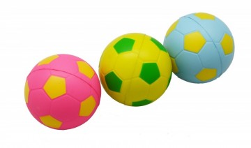 Mixballen soft foam blauw roze geel met voetbalprint te761006 0